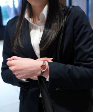 ���p�C���[�W�FBERING Ladies Watch Classic Diamond Cherry Blossom Japan Limited 17724-069 �i�x�[�����O ���f�B�[�X�r���v �N���V�b�N�_�C�A�����h �`�F���[�u���b�T�� �� ���{���胂�f���j