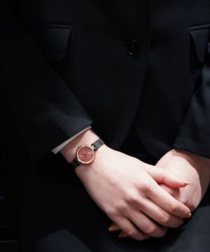 ���p�C���[�W�FBERING Ladies Watch Classic Diamond Cherry Blossom Japan Limited 17724-069 �i�x�[�����O ���f�B�[�X�r���v �N���V�b�N�_�C�A�����h �`�F���[�u���b�T�� �� ���{���胂�f���j